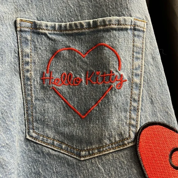 Red Bow Hello Kitty Embellished Women's Jeans
New with tags - Picture 5 of 6